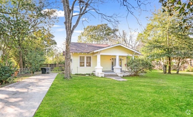 Building Photo - 352 East Dr