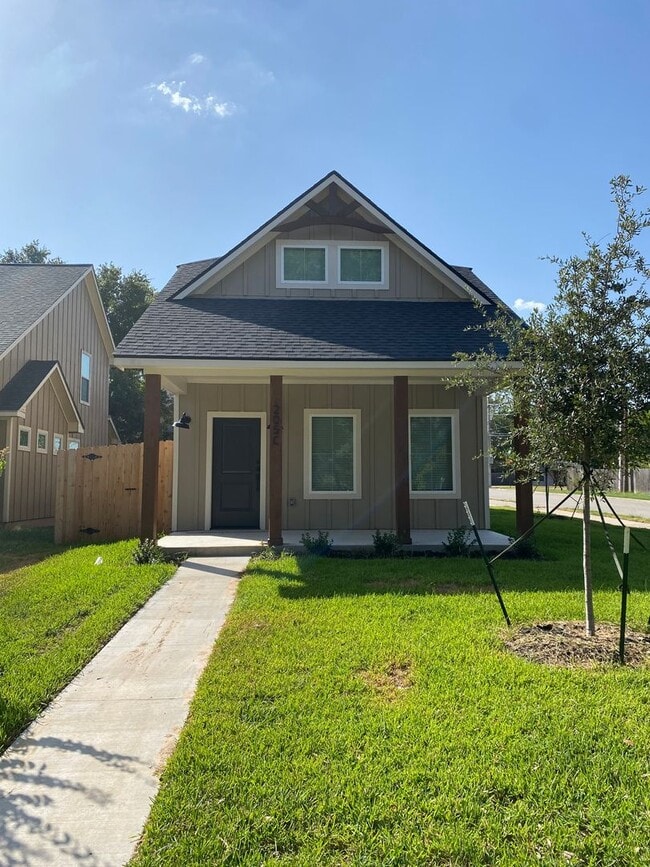 Building Photo - 205C Sterling