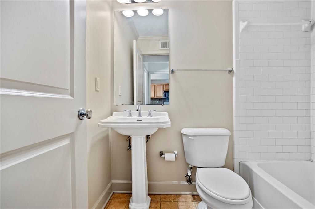 Building Photo - 48 Peachtree Ave NE