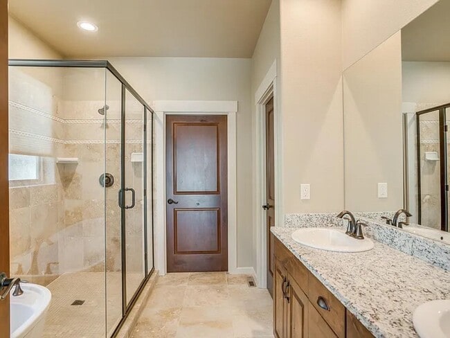 Building Photo - 1722 Brambling Brae Ln