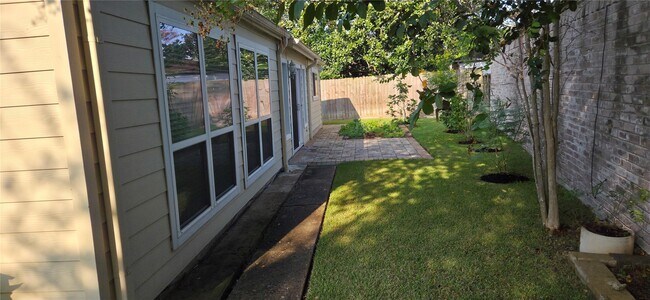 Building Photo - 16011 Glen Mar Dr