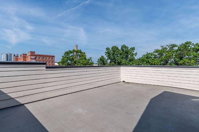 Building Photo - For Rent: Spacious 3-Bedroom Condo in the ...