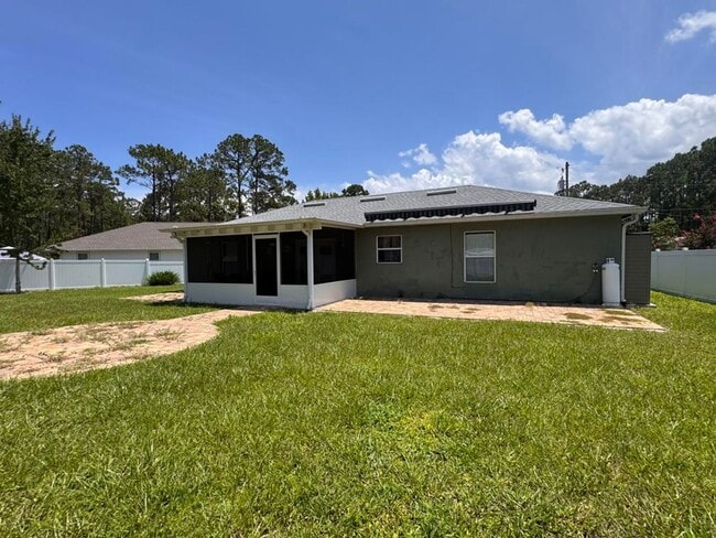 Building Photo - 3 Bedroom in Seminole Woods