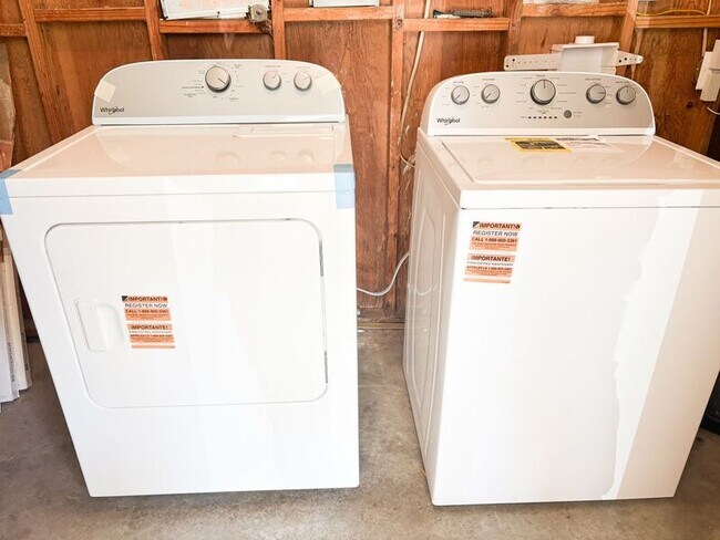 Building Photo - 14 Laurie St