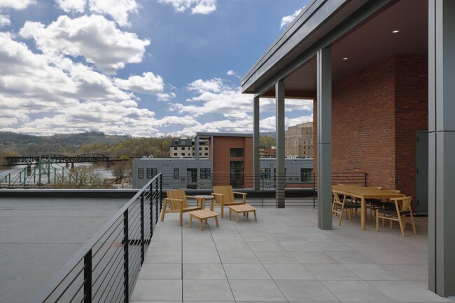 Building Photo - Beautiful one bedroom with den at Watermar...