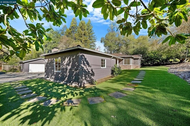 Building Photo - 553 Miner Rd