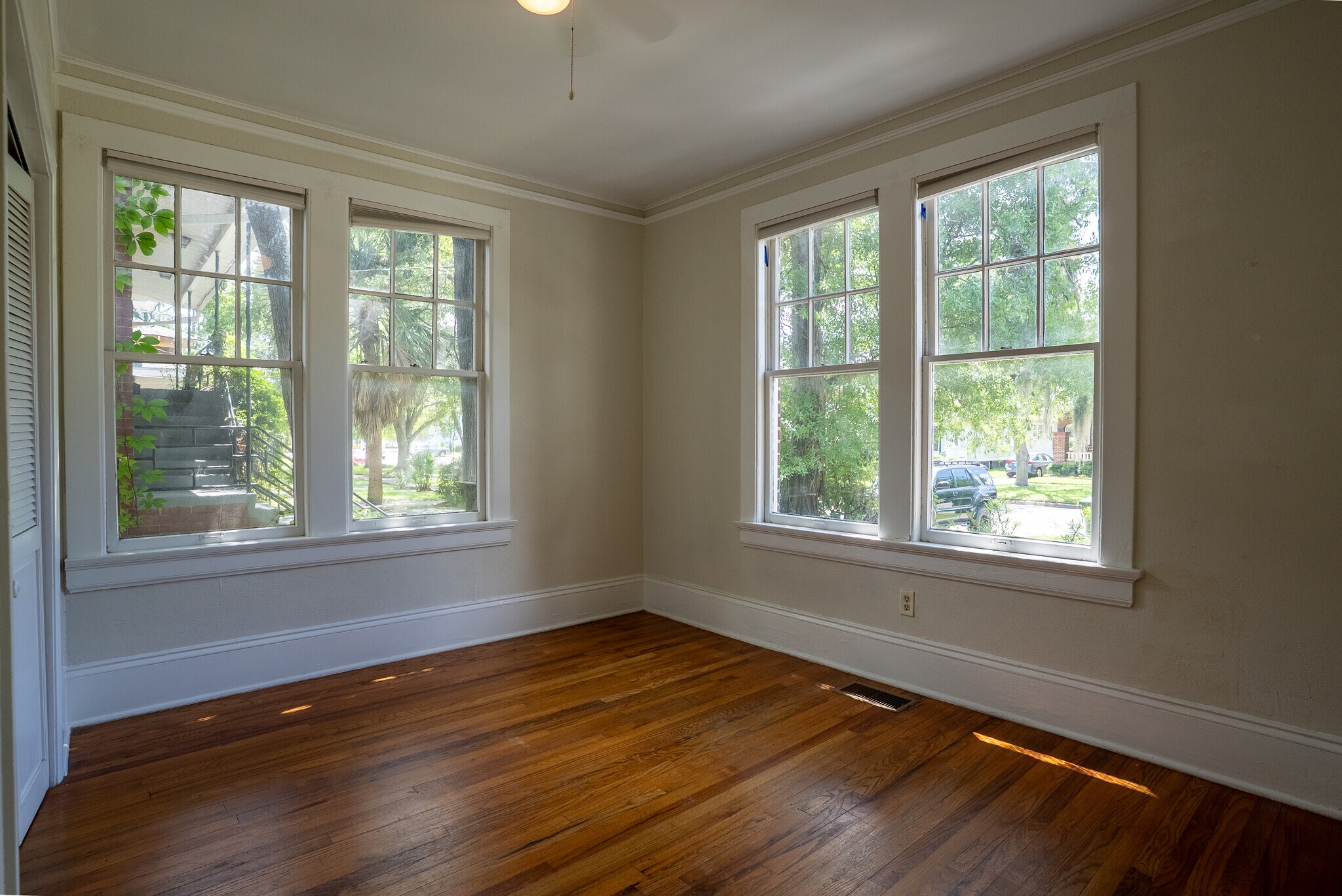 Building Photo - 2733 Herschel St