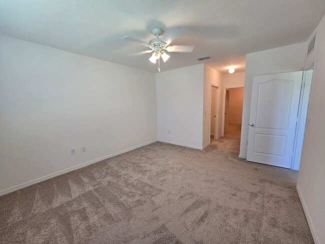 Building Photo - 121 Fishermans Cove Dr