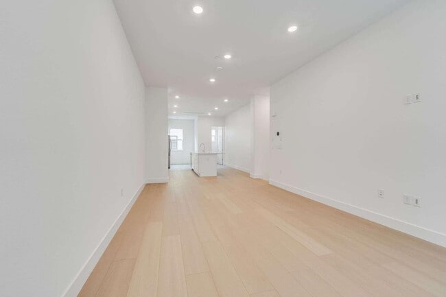 Building Photo - 202 Stone Pine Terrace