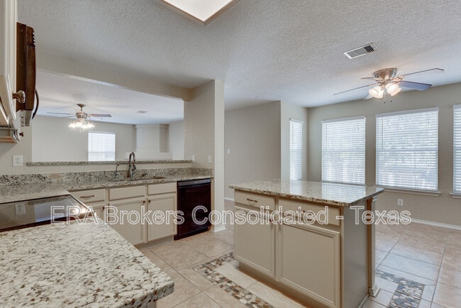 Building Photo - 16734 Basin Oak