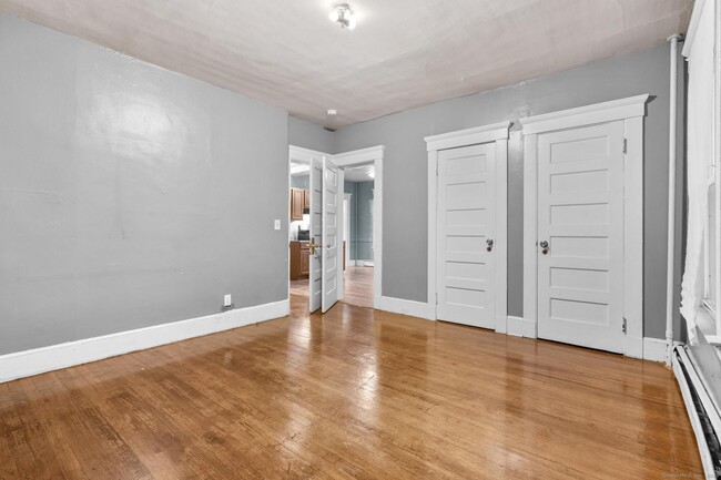 Building Photo - 379 Winthrop Ave