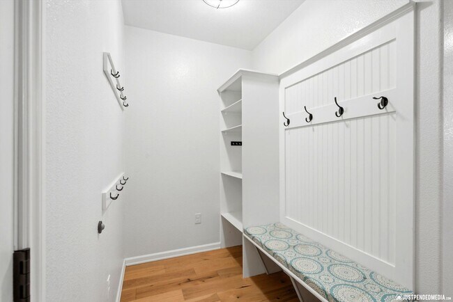 Building Photo - 13259 Rosser Dr