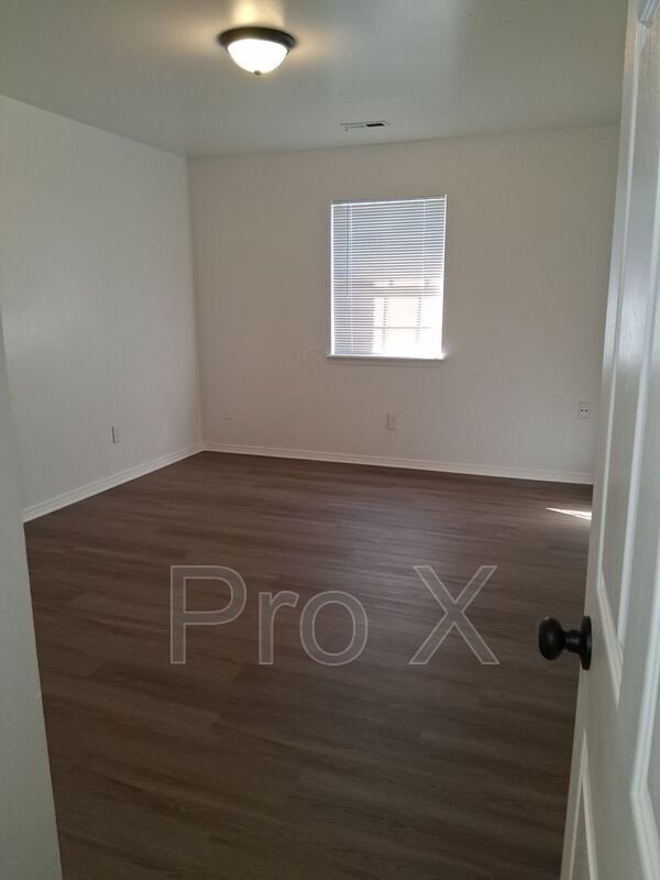 Building Photo - 1403 Camellia Dr