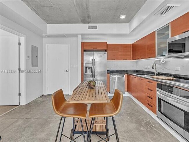 Building Photo - 3470 E Coast Ave