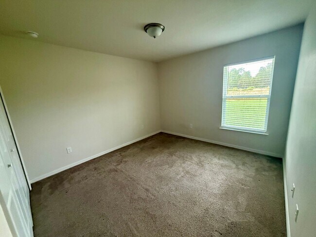 Building Photo - 3BR/2BA Home in Marion Oaks – Spacious Lot & Convenient Location