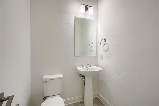 Building Photo - 4304 Glen Rose St