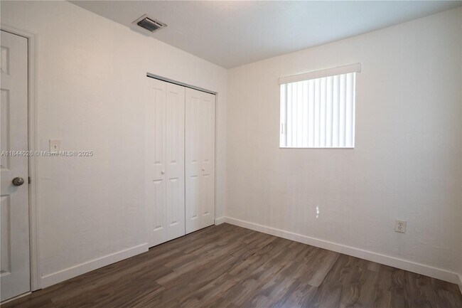 Building Photo - 9841 Dominican Dr