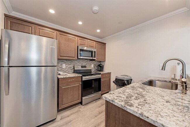 Building Photo - 3239 S Beneva Rd