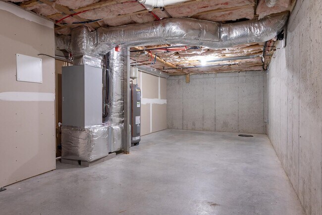 Building Photo - 659 Dennett St