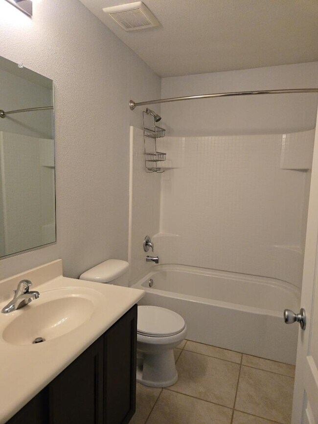 Building Photo - 1616 Volponi Dr SE