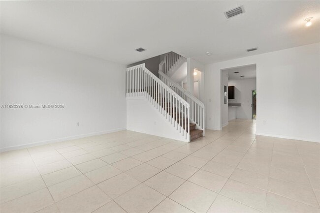 Building Photo - 2668 SE 19th St