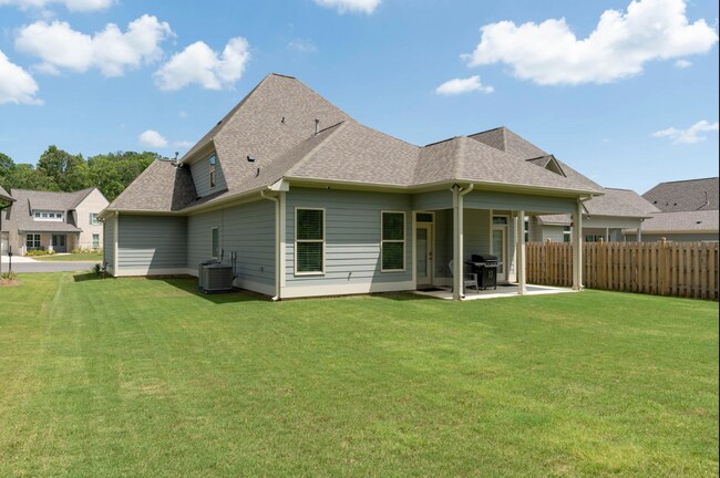 Building Photo - 461 Hamilton Pl