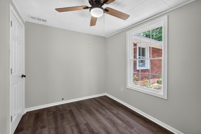 Building Photo - 1521 Randee Dr