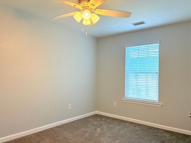 Building Photo - 104 Riva Ct