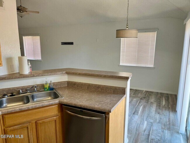 Building Photo - 12268 Tierra Ruby Dr