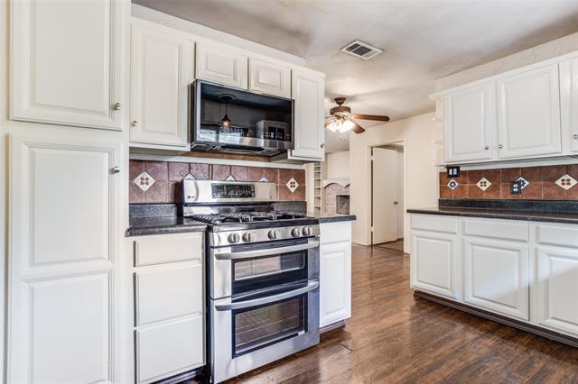Building Photo - 702 S Waterview Dr