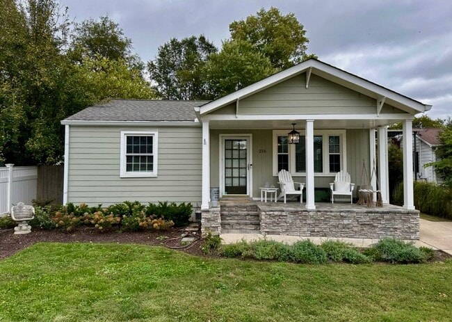 Building Photo - Sylvan Park Fully Furnished Home and Guest House-Shorter Term Leases Available!