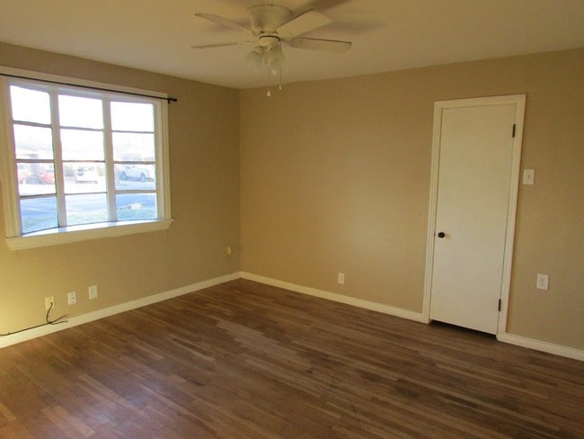 Building Photo - 3135 N Dixie Blvd