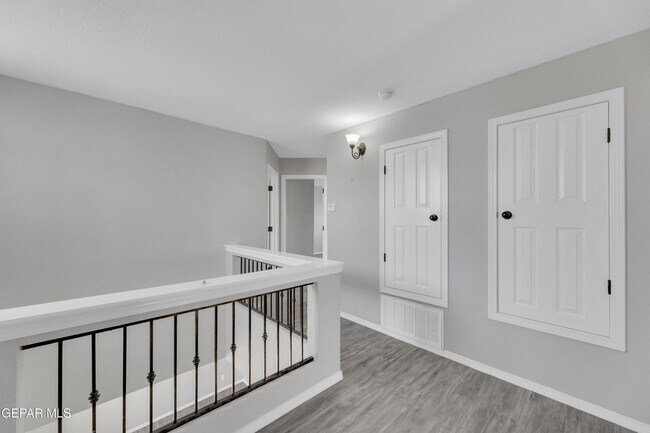 Building Photo - 14378 N Cave Dr