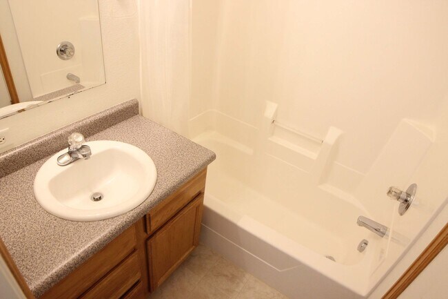 Building Photo - 3380 Saratoga St