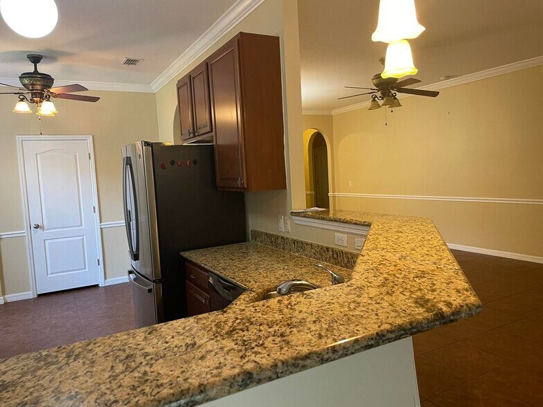 Building Photo - 5079 NW Fiddle Leaf Ct