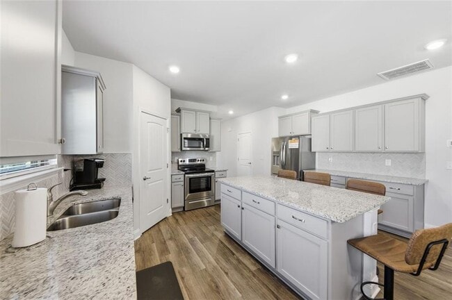 Building Photo - 1861 Abbey Rd