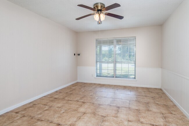 Building Photo - 1830 Baker Dr