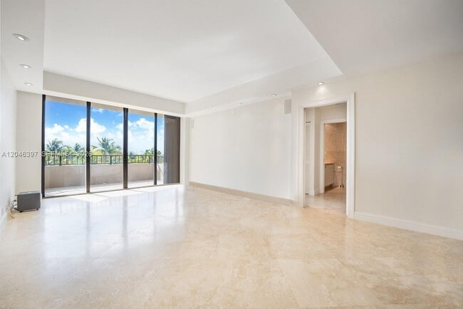 Building Photo - 151 Crandon Blvd