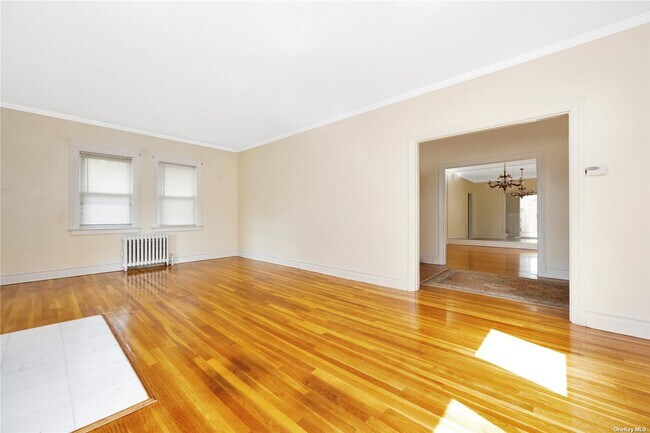 Building Photo - 20 Point Crescent