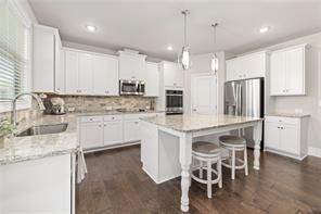 Building Photo - 2470 Sunny Hill Rd