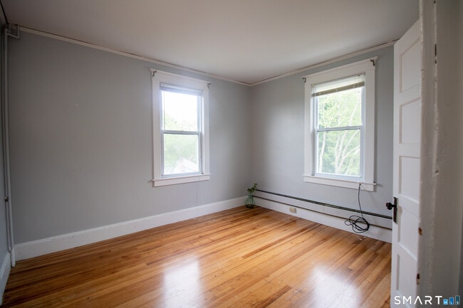 Building Photo - 88 Riverview Ave