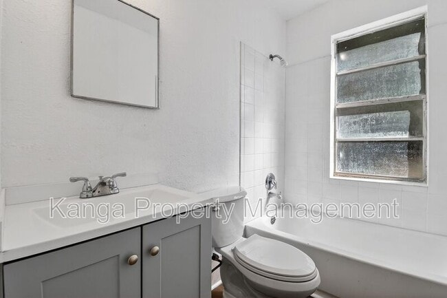 Building Photo - 635 6th St