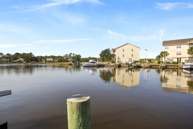 Building Photo - Live on the Water – 2BR Condo at Harbor Landing