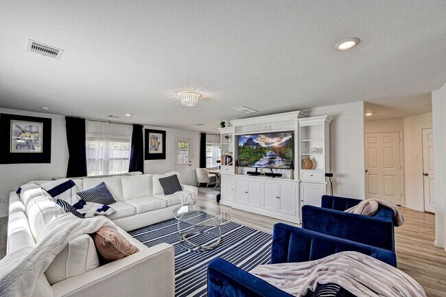 Building Photo - 1702 Campos Ct