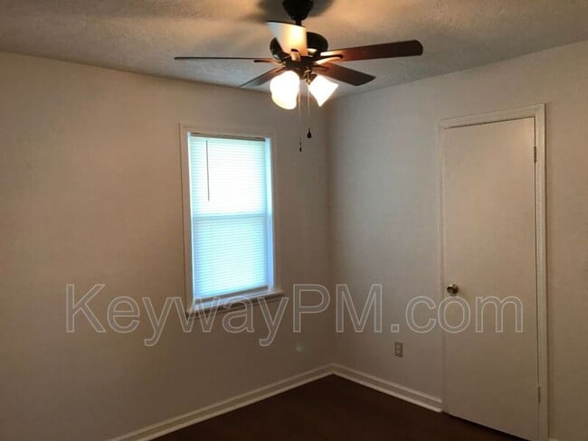 Building Photo - 3403 Pine Hill Rd