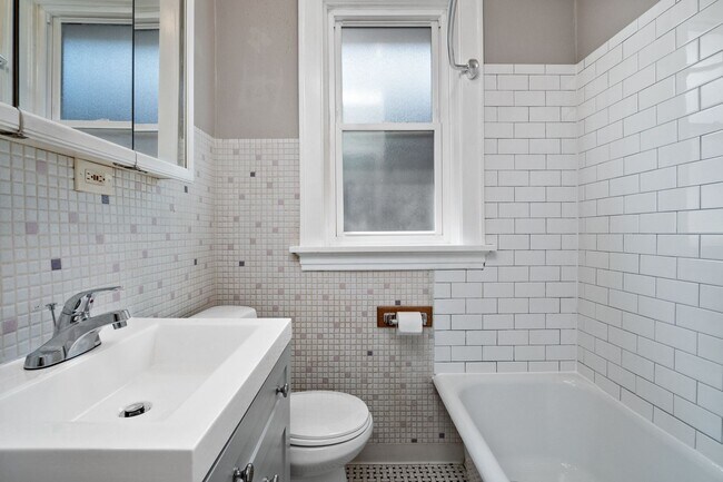 Building Photo - 6271-6273 Odell