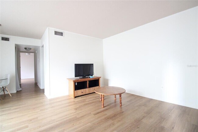 Building Photo - 507 NW 39th Rd