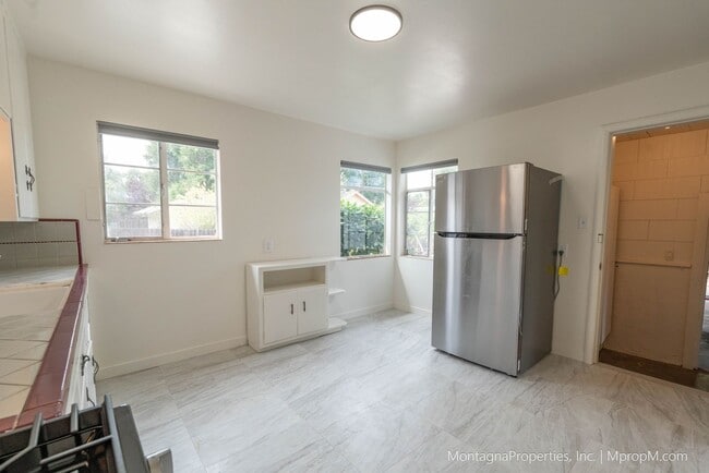 Building Photo - 16375 W La Chiquita Ave