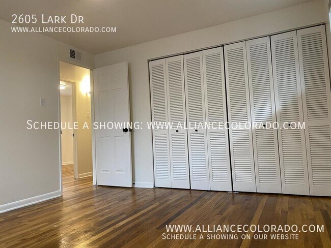 Building Photo - 2605 Lark Dr