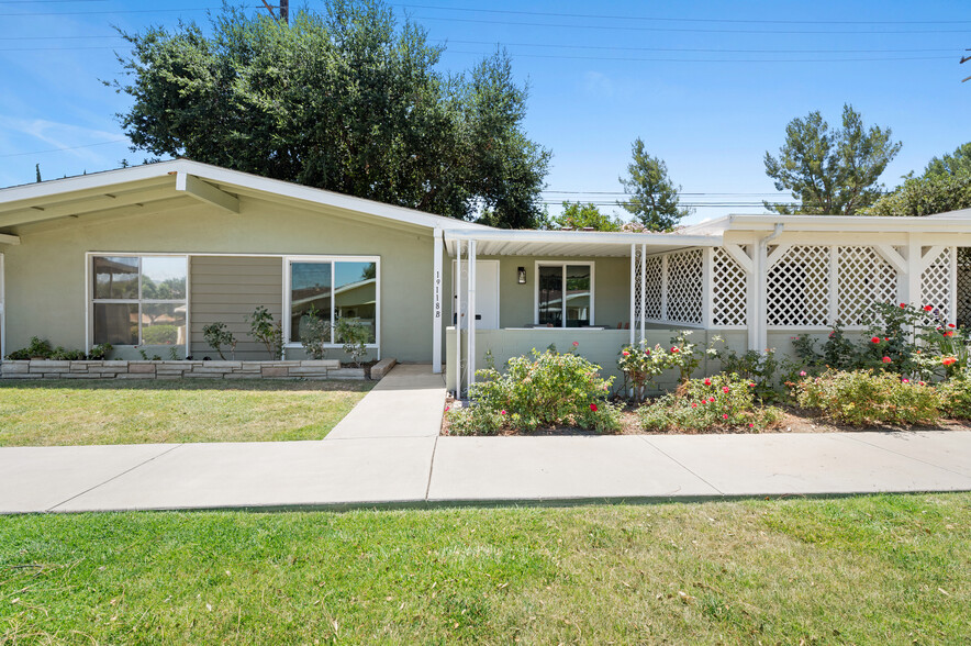 Building Photo - 19118 Avenue of the Oaks